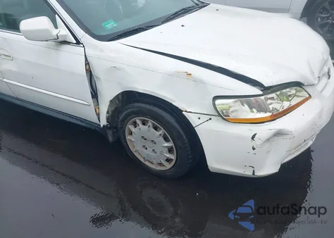 2001 Honda Accord 2.3 Lx из США, поврежденный, VIN 1HGCG66591A011719